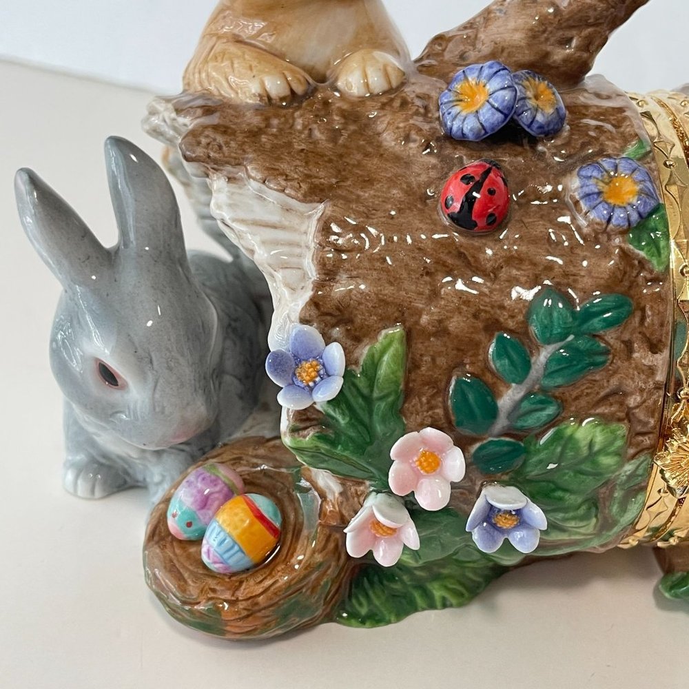 CWC Porcelain Box Easter Bunnies Tree Stump Hinged Keepsake Hand Painted Decor - Picture 11 of 16
